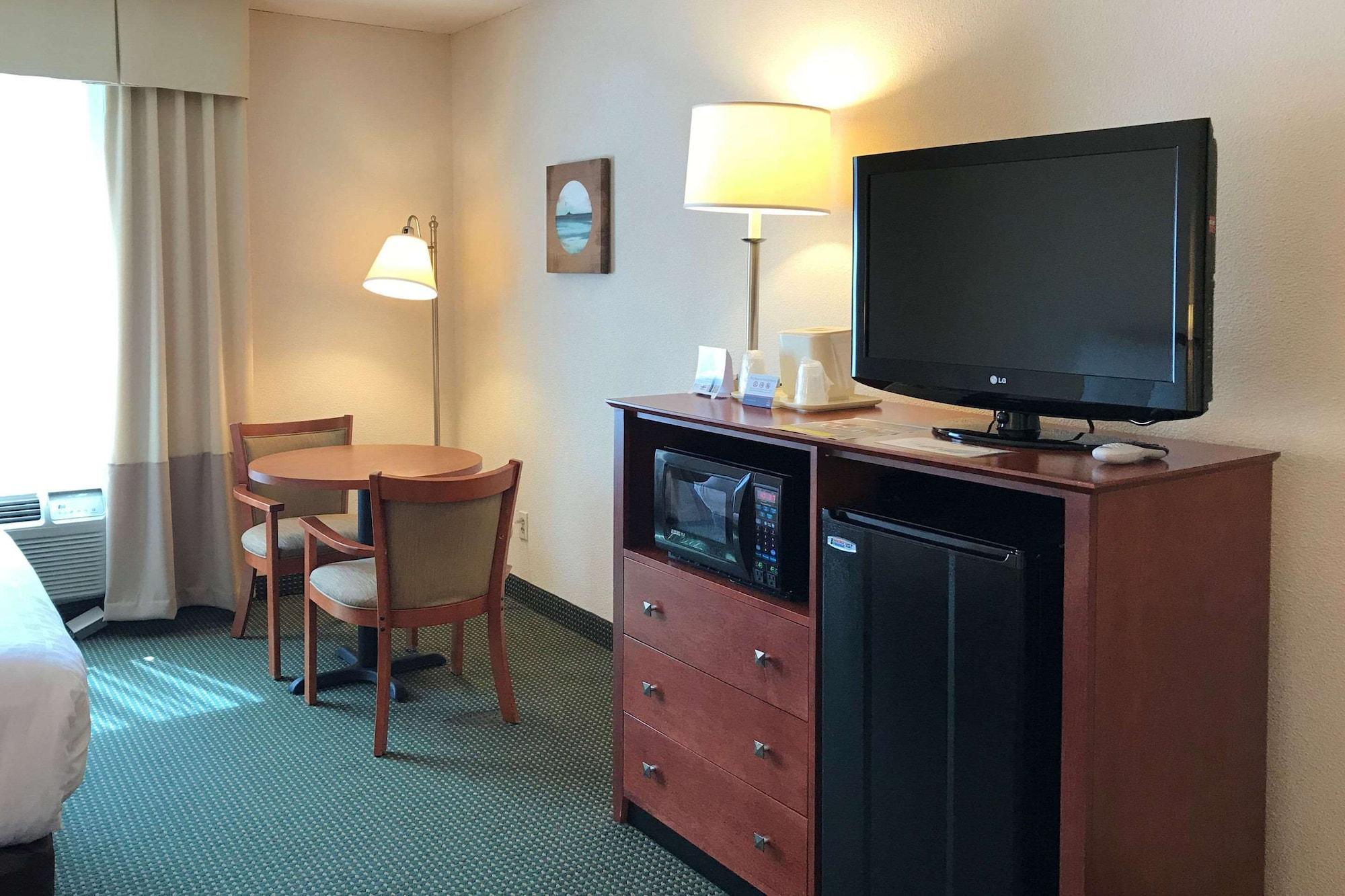 Clarion Hotel & Conference Center Sungai Toms Luaran gambar