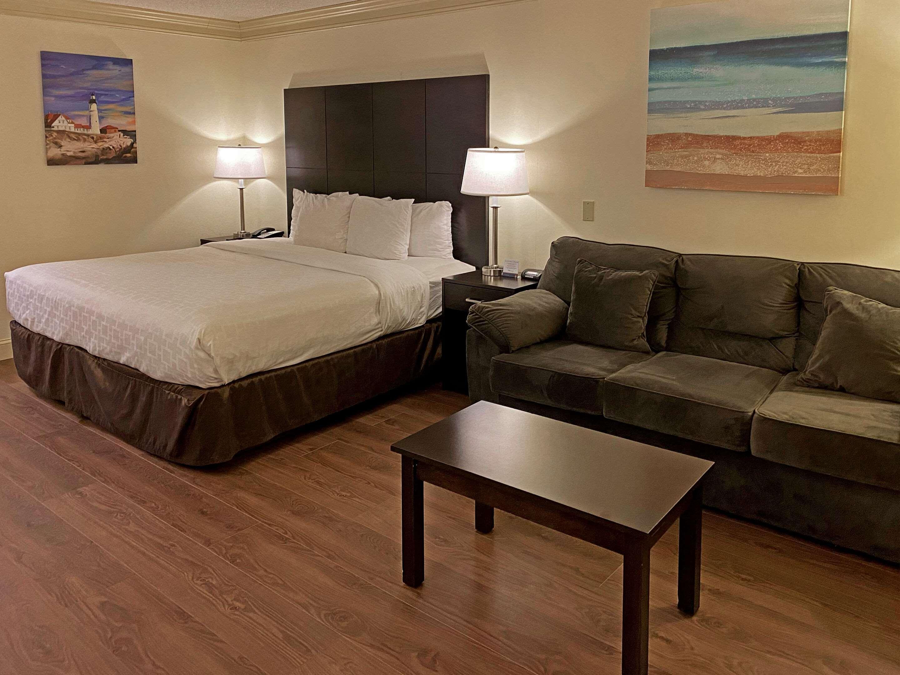 Clarion Hotel & Conference Center Sungai Toms Luaran gambar