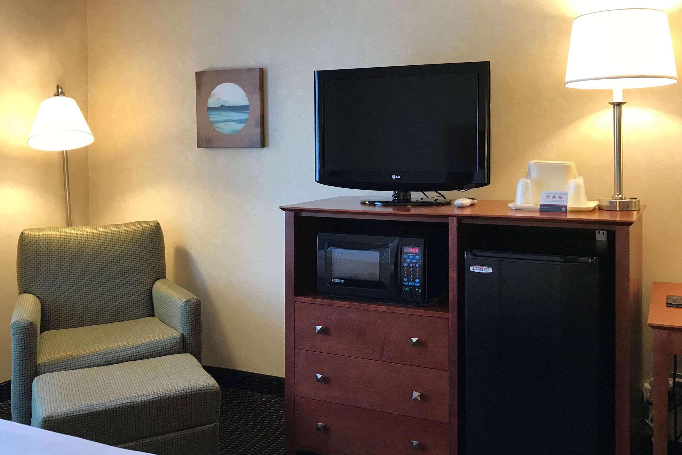 Clarion Hotel & Conference Center Sungai Toms Luaran gambar