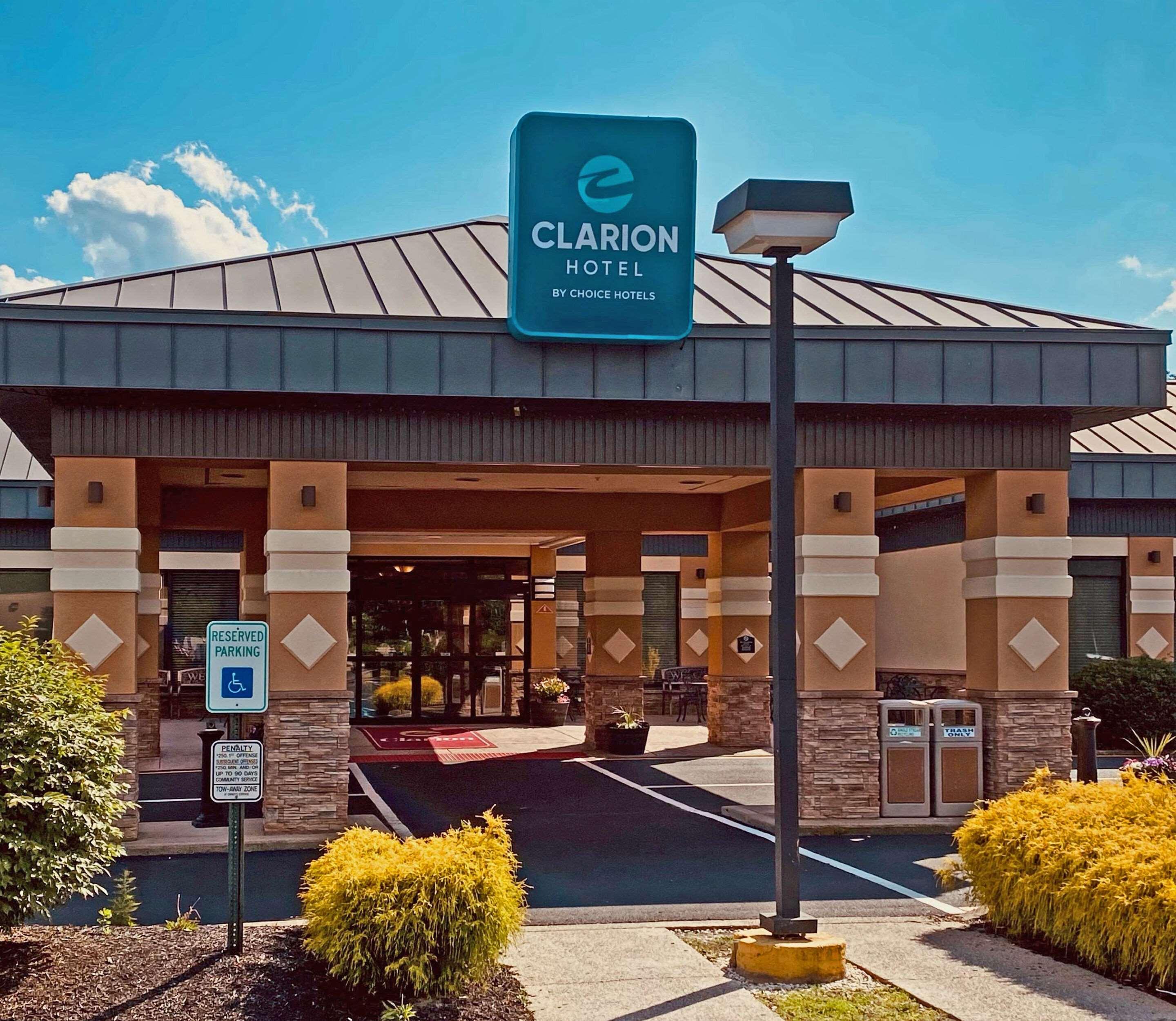 Clarion Hotel & Conference Center Sungai Toms Luaran gambar