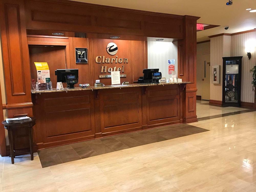 Clarion Hotel & Conference Center Sungai Toms Luaran gambar