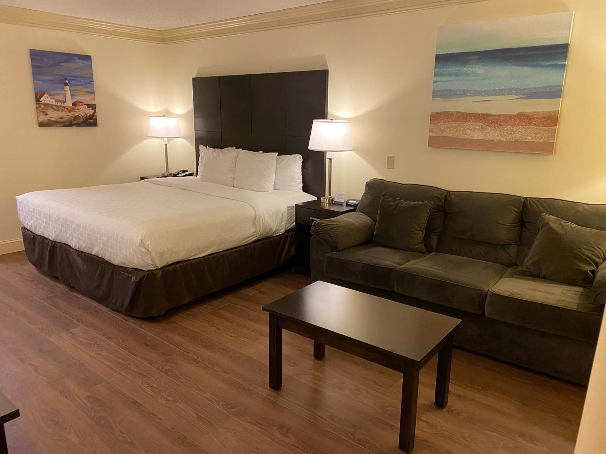 Clarion Hotel & Conference Center Sungai Toms Luaran gambar